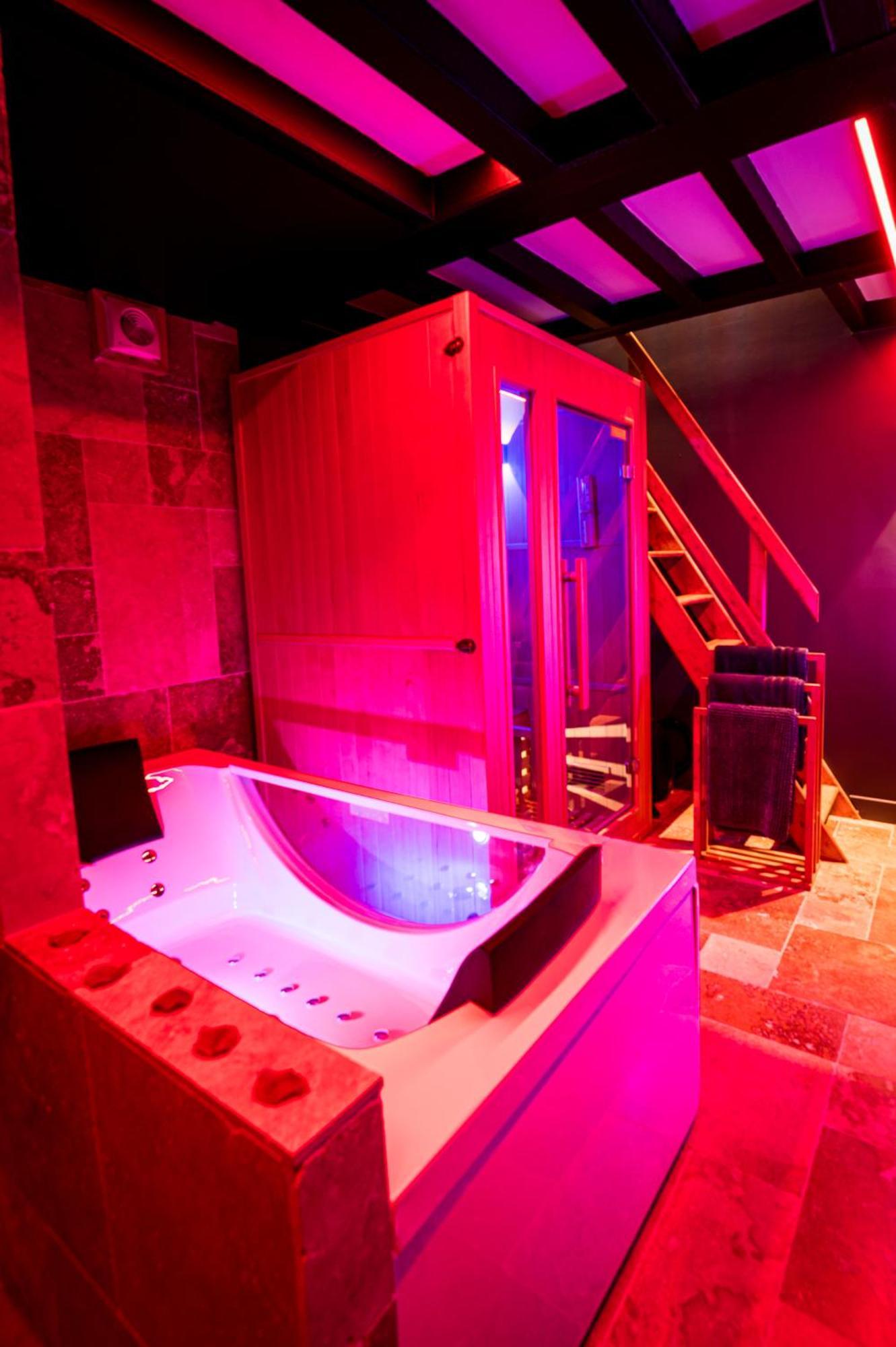 Loveroom Sauna, Balneo, Parking Prive Dans Le Centre De Honfleur Bilik gambar