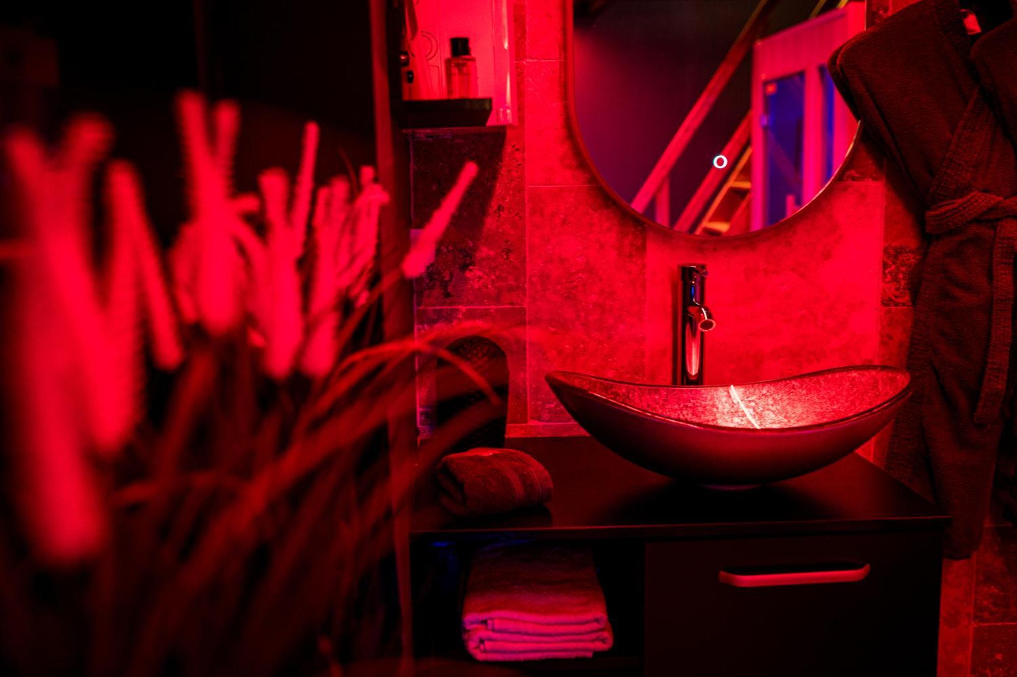 Loveroom Sauna, Balneo, Parking Prive Dans Le Centre De Honfleur Bilik gambar